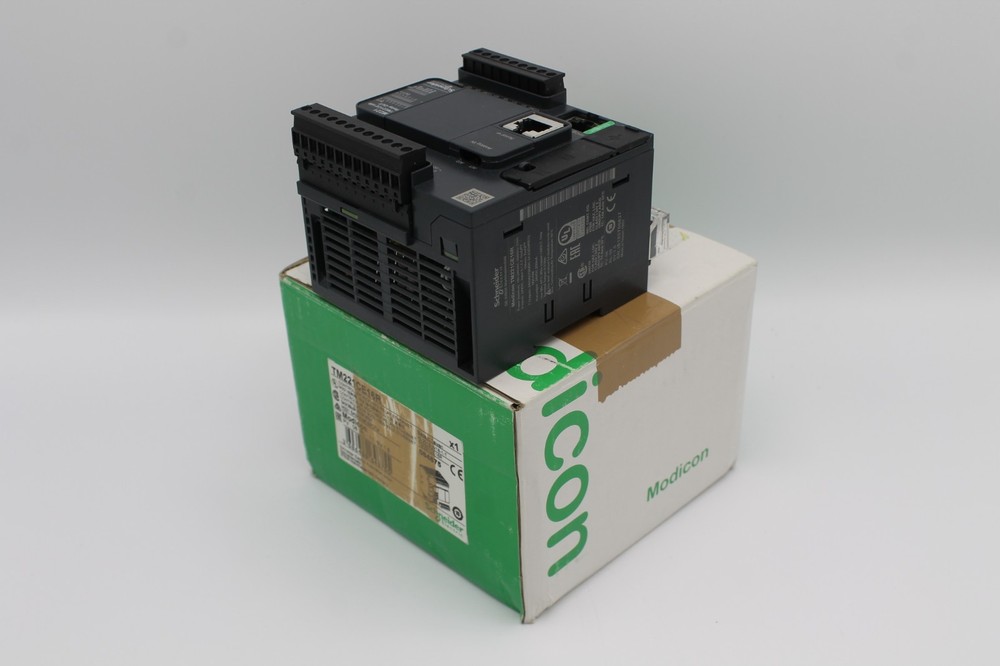 Schneider Electric TM221CE16R Modicon M221 Controller 064875 (NEW IN BOX)