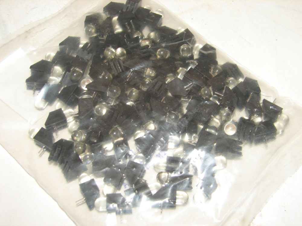 DIALIGHT 550-5707F T1-3/4 5MM CLEAR YELLOW LED INDICATOR LIGHT (LOT OF 100)