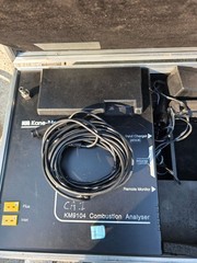Kane-May KM9104 Combustion Analyser Portable Kit Case Probes Cables RS232 Used