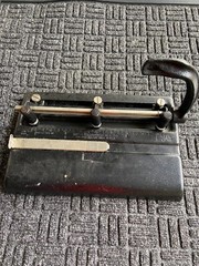 MASTER PRODUCTS 3 HOLE PUNCH HEAVY DUTY ADJUSTABLE 1/4” Holes