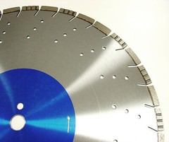 24″ Combo GP Diamond Blade – Cut All Materials – from Asphalt to Hard Concrete