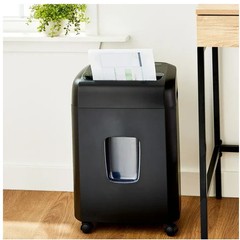 Pen+Gear C227-C 16-Sheet Cross-Cut Wheeled Paper/Credit Card Shredder™