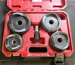 SOUTHWIRE MAXIS MP-03 PRO MAX PUNCH 2.5 To 4″ HEAVY‑DUTY CONDUIT HOLE CUTTING