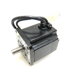 New In Box YASKAWA SGMPH-04AAA41 SGMPH04AAA41AC Servo Motor