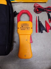 Fluke 355 True-rms 2000A AC/DC Clamp Meter – Excellent Condition, Open Box