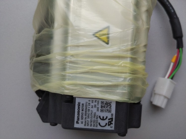 PANASONIC AC SERVO MOTOR MSMD042G1U NEW ORIGINAL