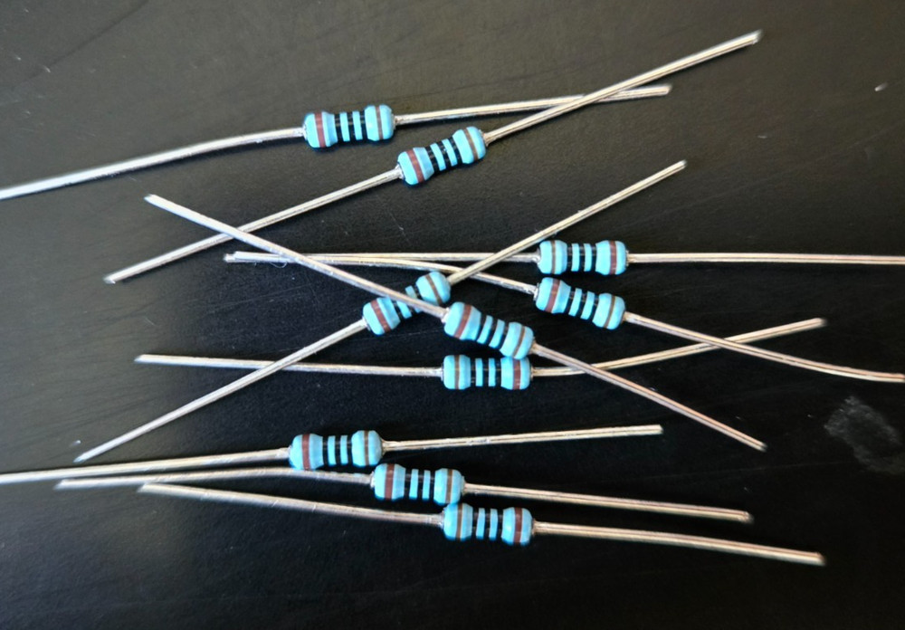 10pcs 100 ohm 1/4W 1% Metal Film Precision Axial Resistors ~ NEW ~