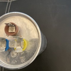 70+7.5µf x 440 VAC MULTI-PURPOSE RUN CAPACITOR, 50/60Hz ROUND TYPE .