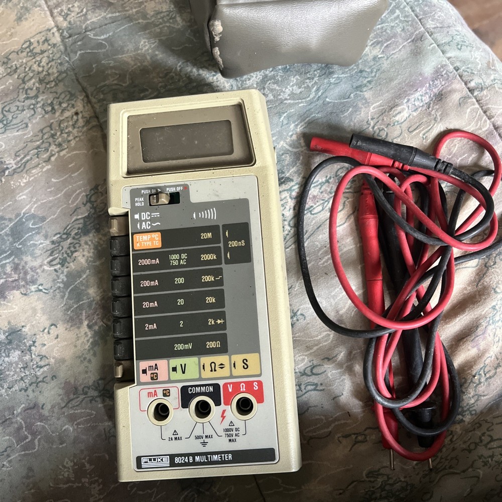 FLUKE 8024b 1000VDC 2A (AS PICTURED) UNMP