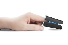 Creative Medical Compact Fingertip Pulse Oximeter Bluetooth LCD Display PC-60FW