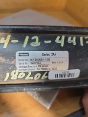 Parker 03.25 D2ANUS14 5.250 NJ2-PD-US-2.062 Pneumatic CYLINDER Trunion