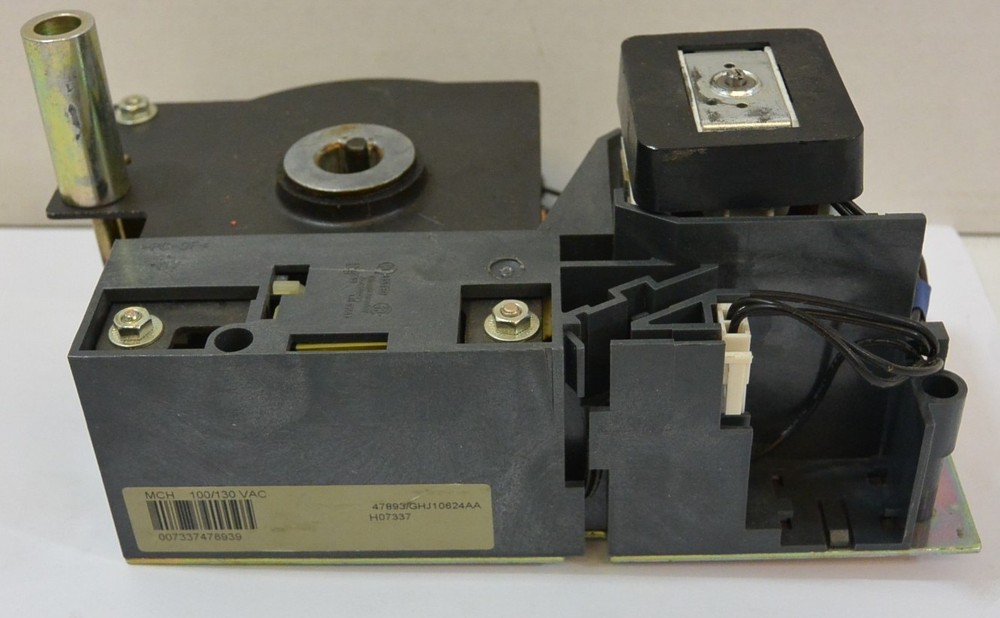 47893 GHJ10625AA Merlin Gerin Square D NW Gear Motor operator MCH 100/130V GOOD