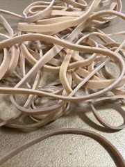 5 Pounds Rubber Bands Sz 32 Industrial Grade .125″(1/8) WIDE X .4 Tan