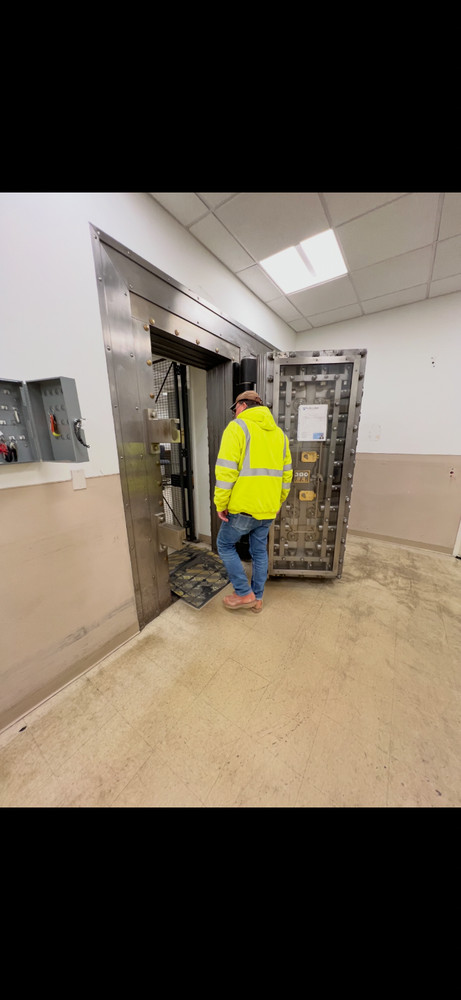 FOR SALE: DIEBOLD BANK VAULT DOOR – 19,000 LBS – $30,000