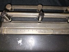 Master Products 3 Hole Punch, Model 3-25, Black, Used, Great Condition