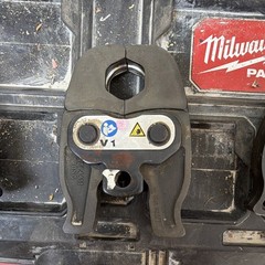 Milwaukee FORCE LOGIC 2473-20 M12 Press Tool for Copper w/ 1/2 3/4 1in Jaws