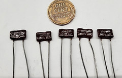 300pF @ 500V (5%) – DIP silver MICA CAPACITORS 5 pcs 300PF-500V-ADI-MICA