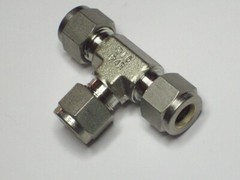 1 – Swagelok Stainless Steel Tee Union Fitting, 3/8″ OD, SS-600-3